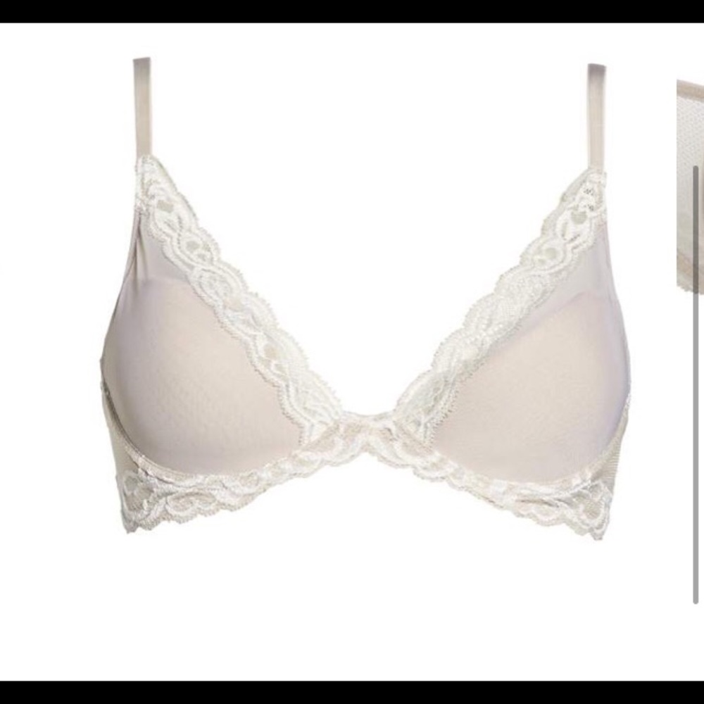 Feathers Underwire Contour Bra
NATORI